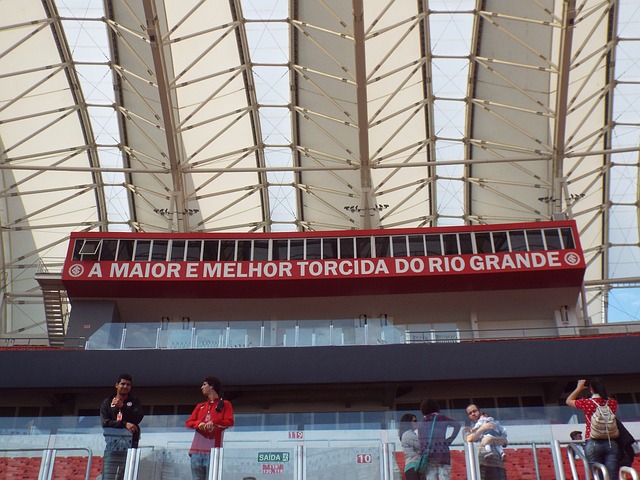 不但造成了 不但造成了